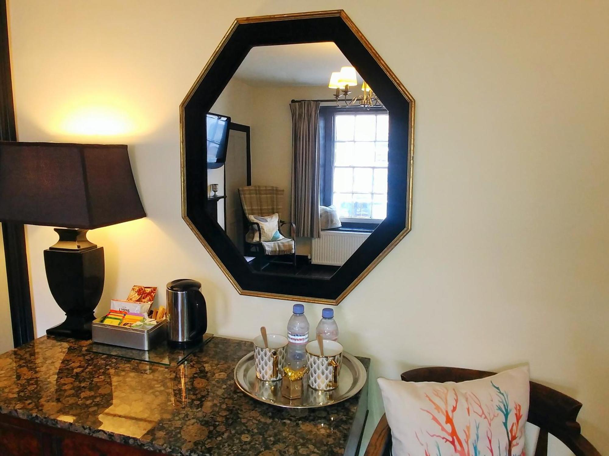 Bed and Breakfast Kings Head Holt Холт Номер фото