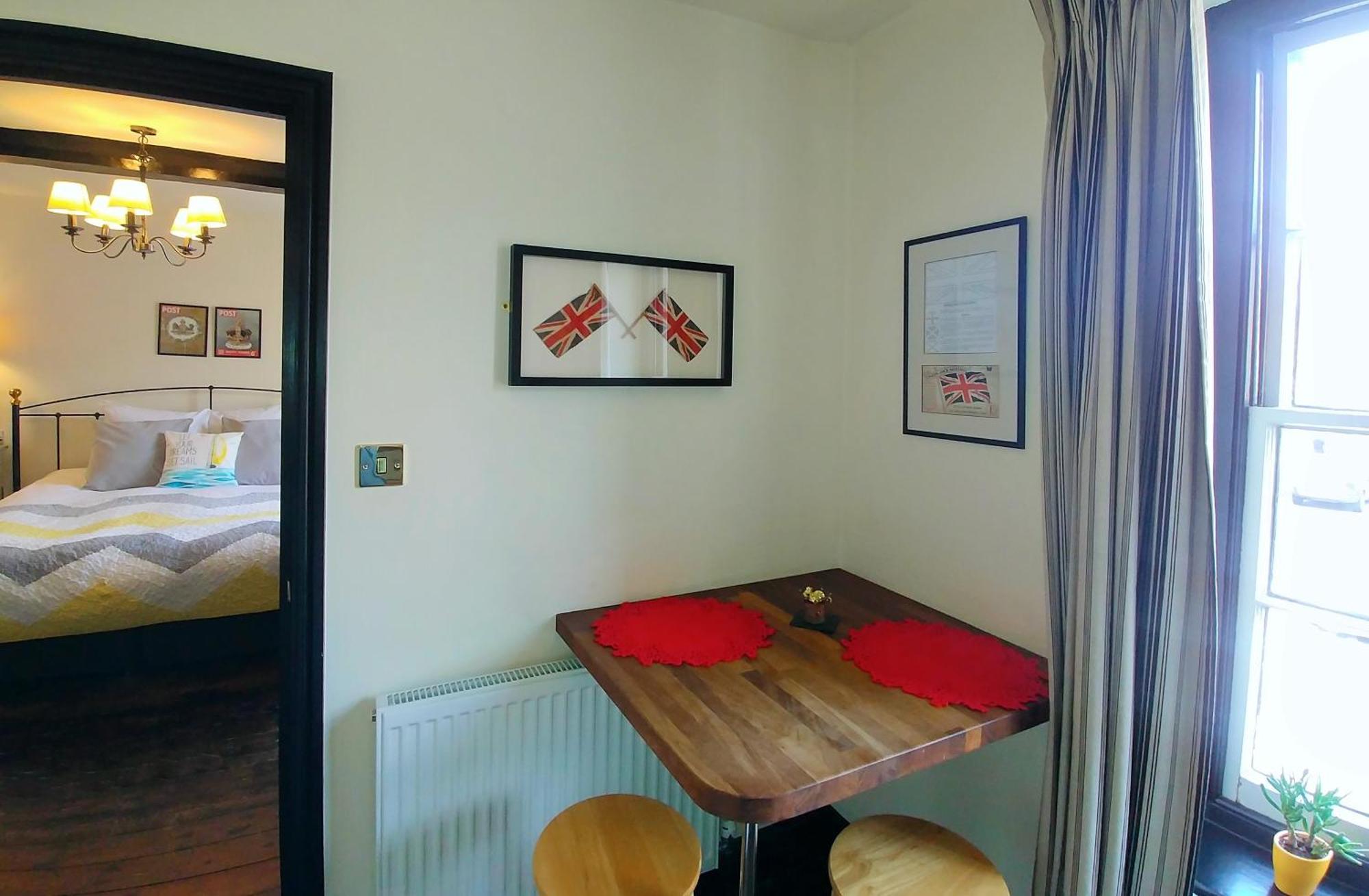 Bed and Breakfast Kings Head Holt Холт Номер фото