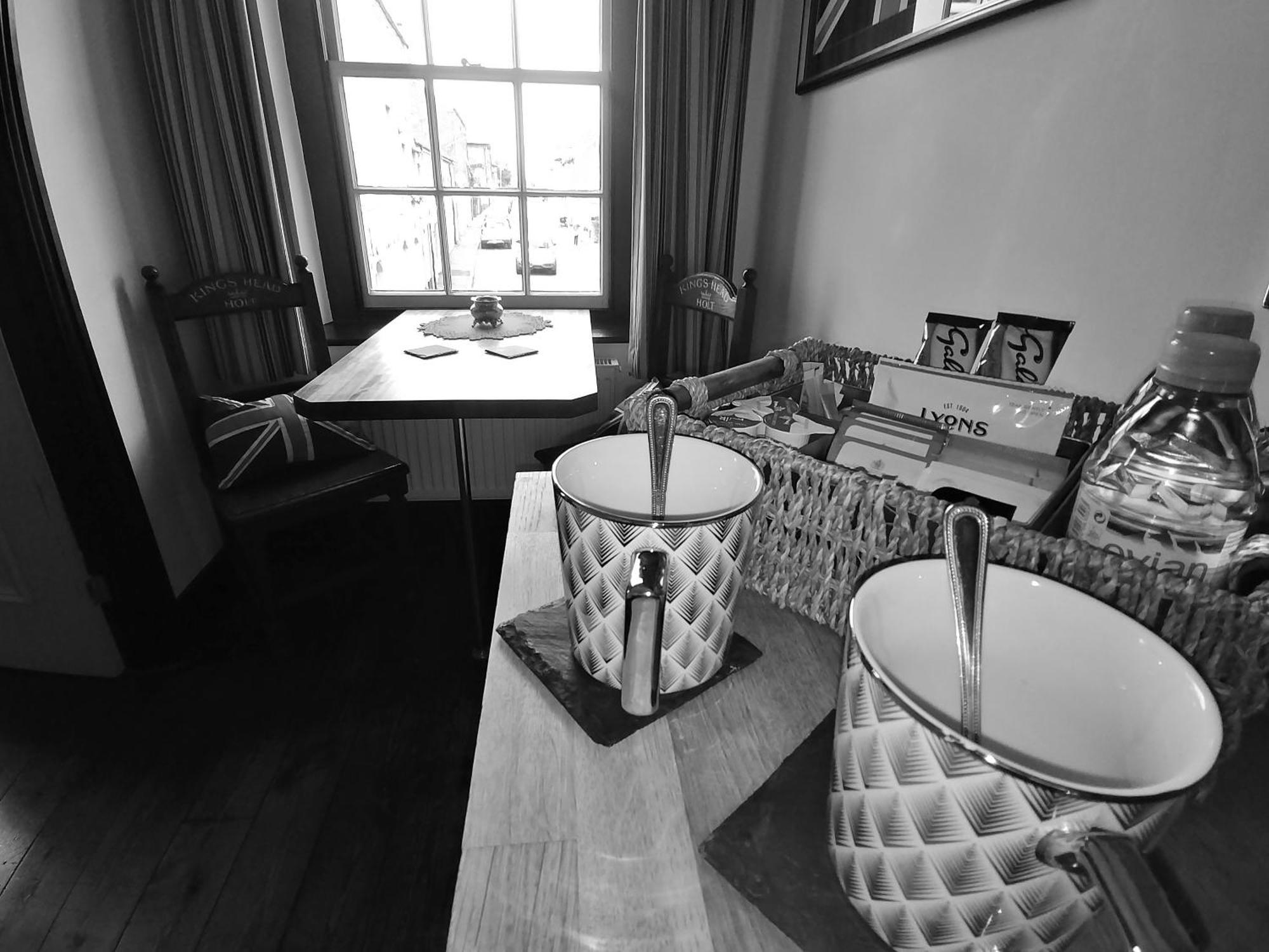 Bed and Breakfast Kings Head Holt Холт Номер фото